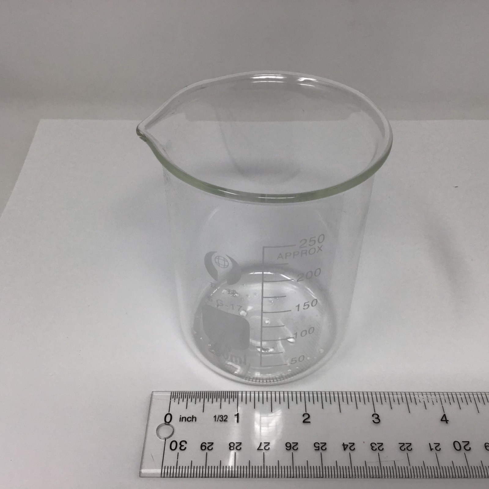 GG -17 250 ml Beaker, Borosilicate Glass 3.5” H