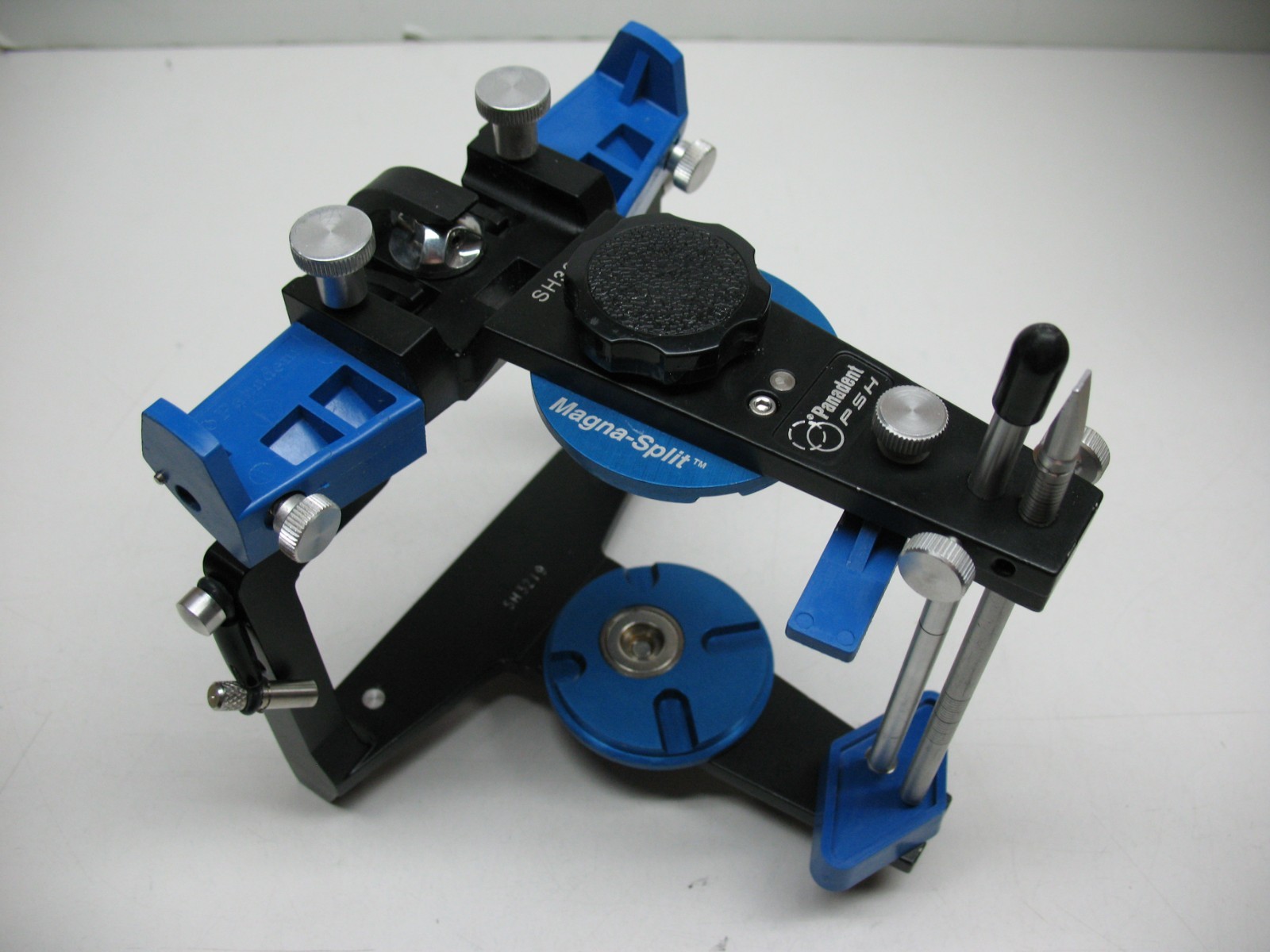 PANADENT PSH SEMI ADJUSTABLE DENTAL ARTICULATOR WITH MAGNA-SPLIT MAGNETICS LAB
