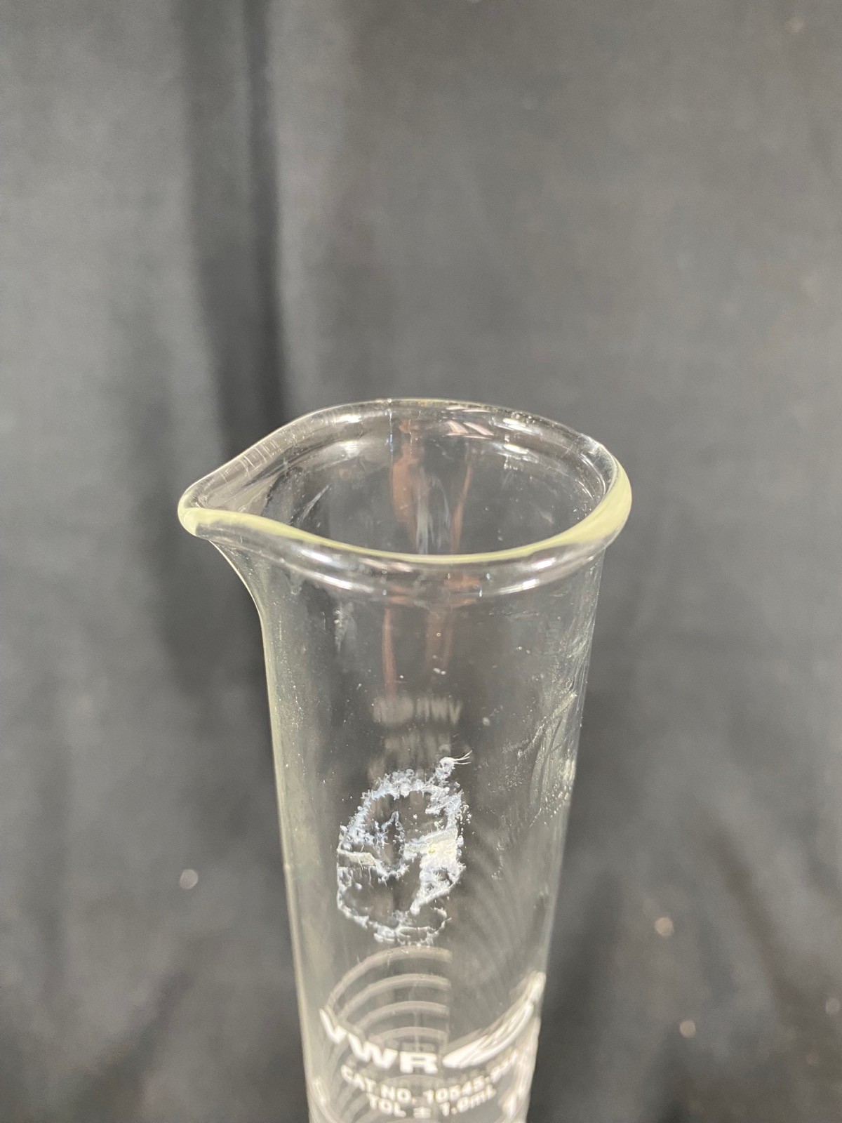 VWR Glass 100mL Double Metric Scale TC Class B Graduated Cylinder 10545-958