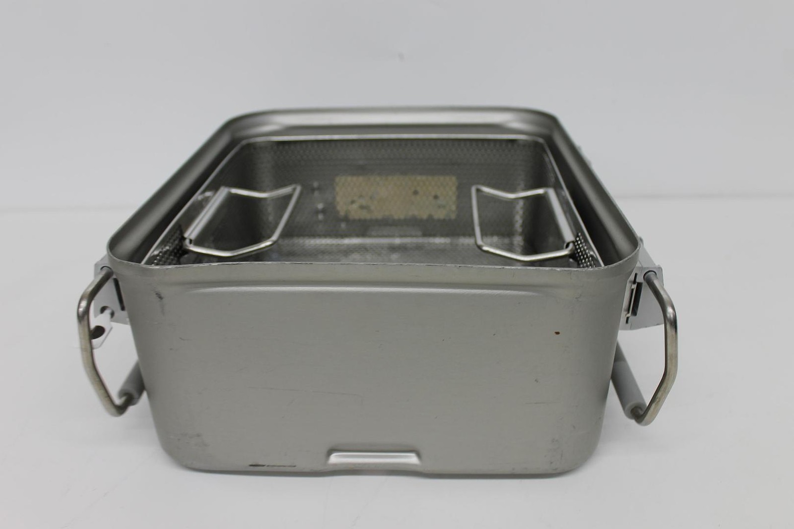 V Mueller Baxter 3M Drill Sterilization Box 12″x10″x5″ / Filter Holders, Basket