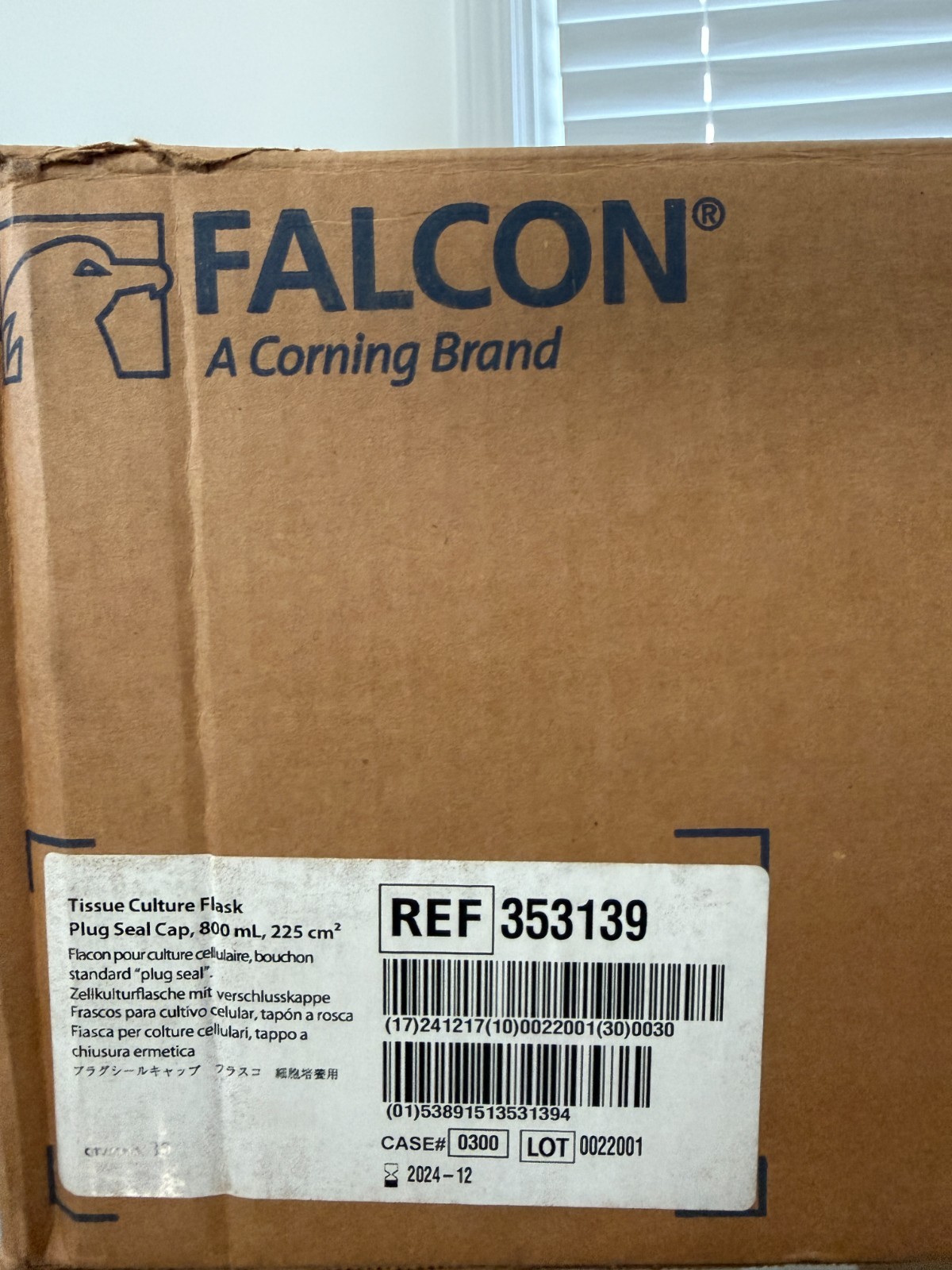 Corning Falcon REF 353139 Canted Neck Cell Culture Flask Screw Cap 800mL 225cm²