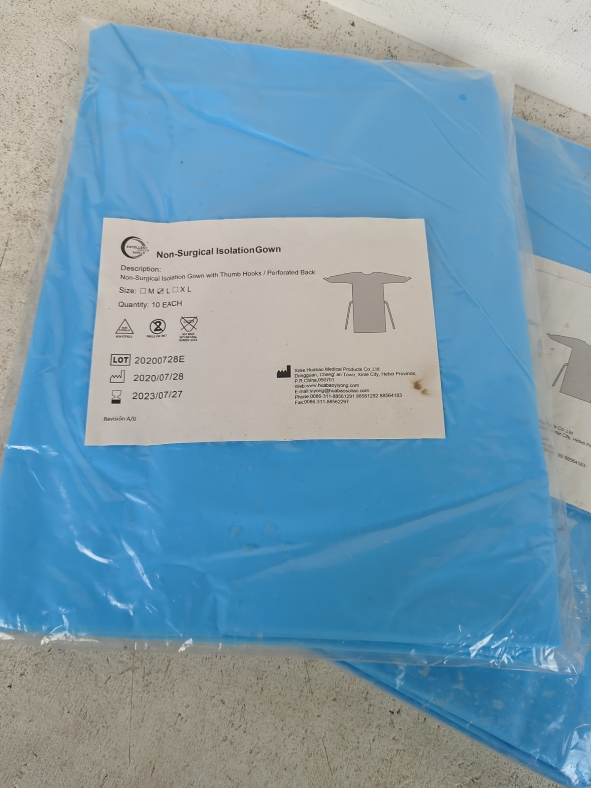 Non-Surgical Isolation Gowns With Thumb Hooks Perforated Back, Medium, Lot Of 30