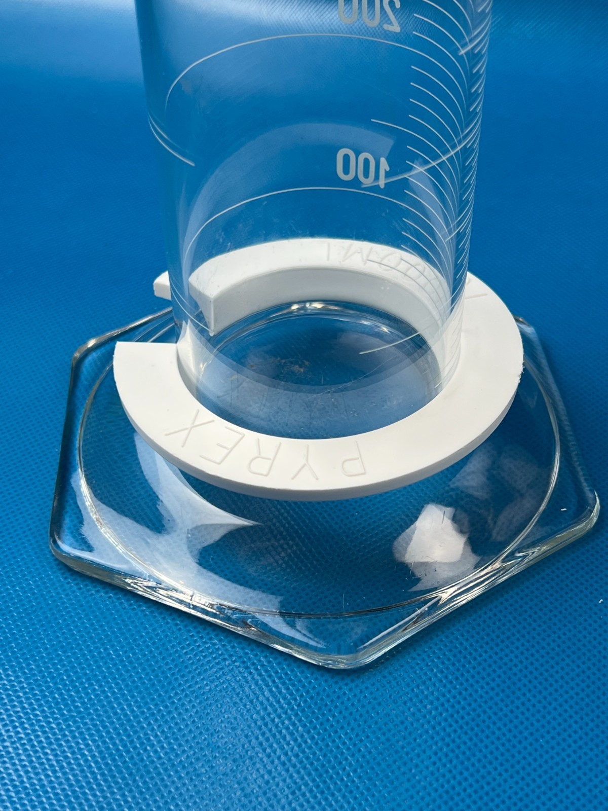 PYREX GRADUATED CYLINDER NO.3022. 10ML MADE IN U.S.A.