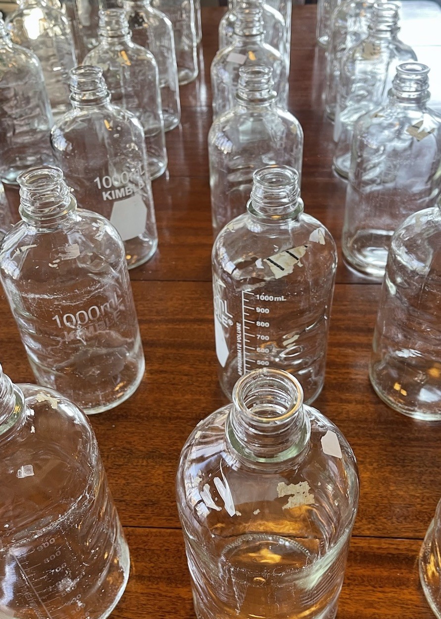18-Pack Kimble 1000 mL Borosilicate Glass Autoclavable Media Bottles