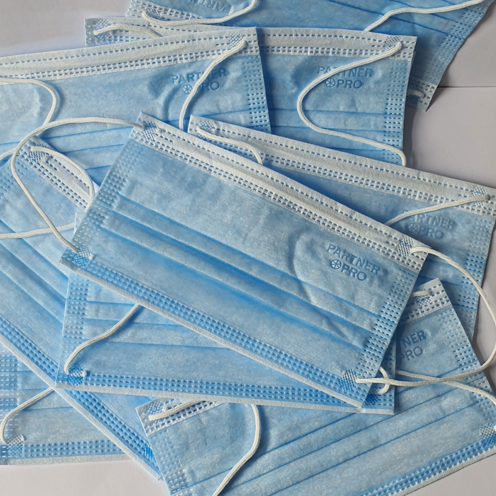 ⭐10 pcs. 3-Ply Disposable Protective Face Masks with Earloops, Medical Grade