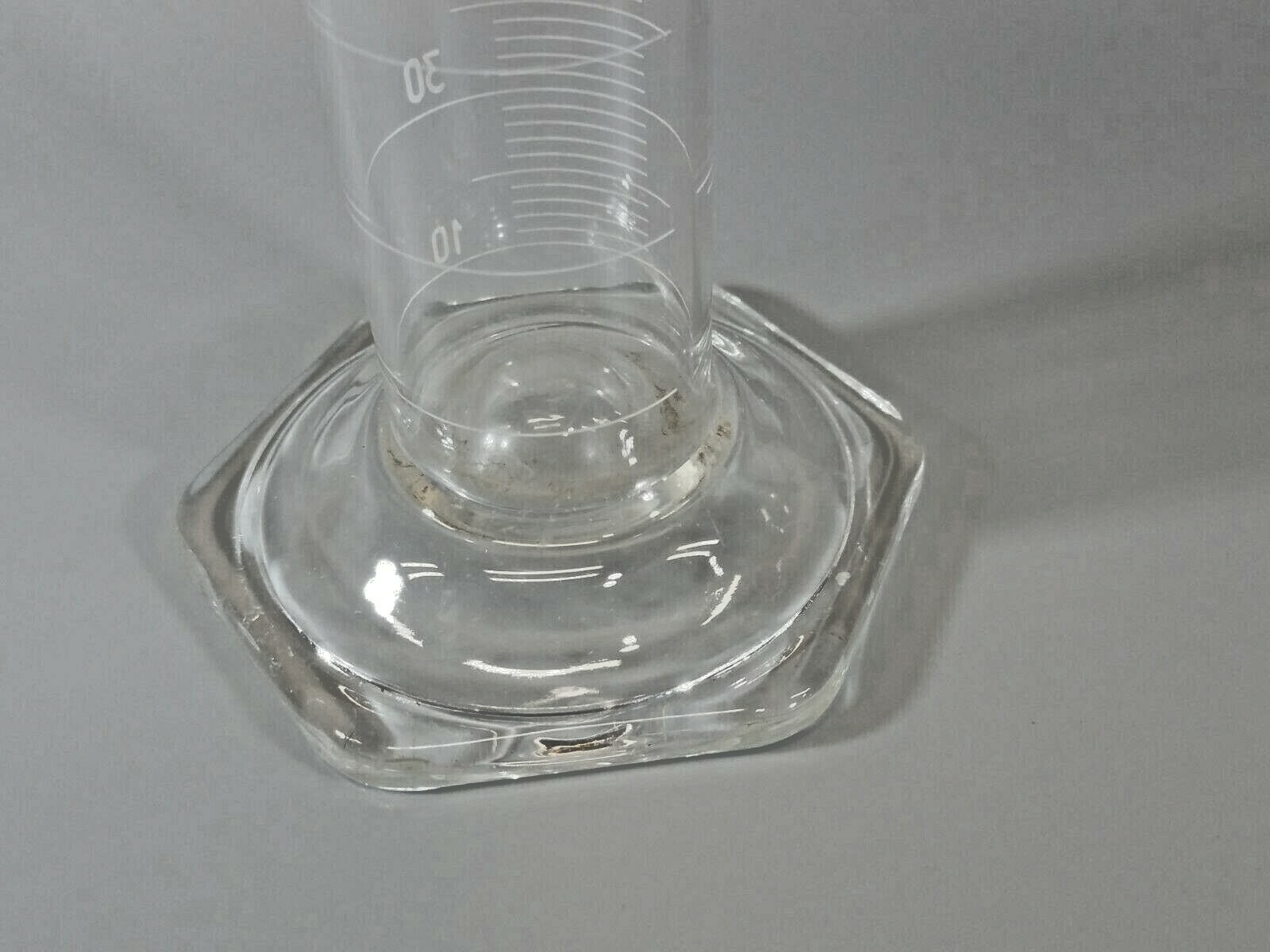 Pyrex 250 ml Graduated Cylinder Hex Base No. 3022 TC 20 C