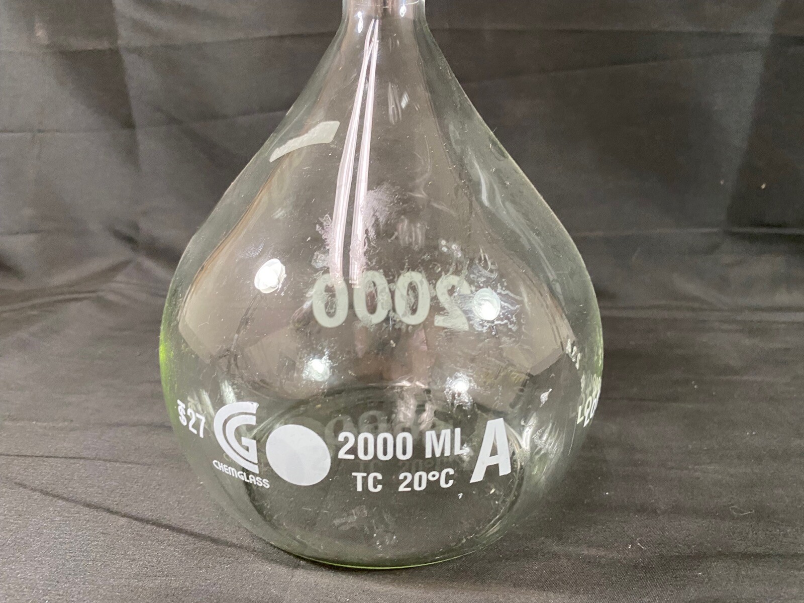 CHEMGLASS 2000mL Class A Volumetric Flask With Glass Stopper #27 CG-1600-10