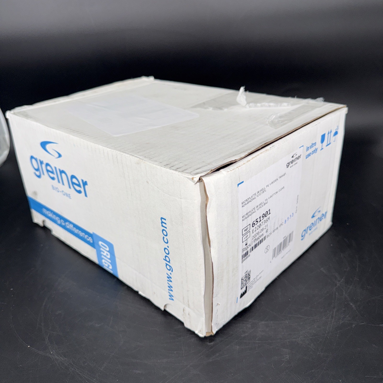 Greiner Bio-One 651901 96-Well V-Bottom Non-Binding Microplates 40 Ct
