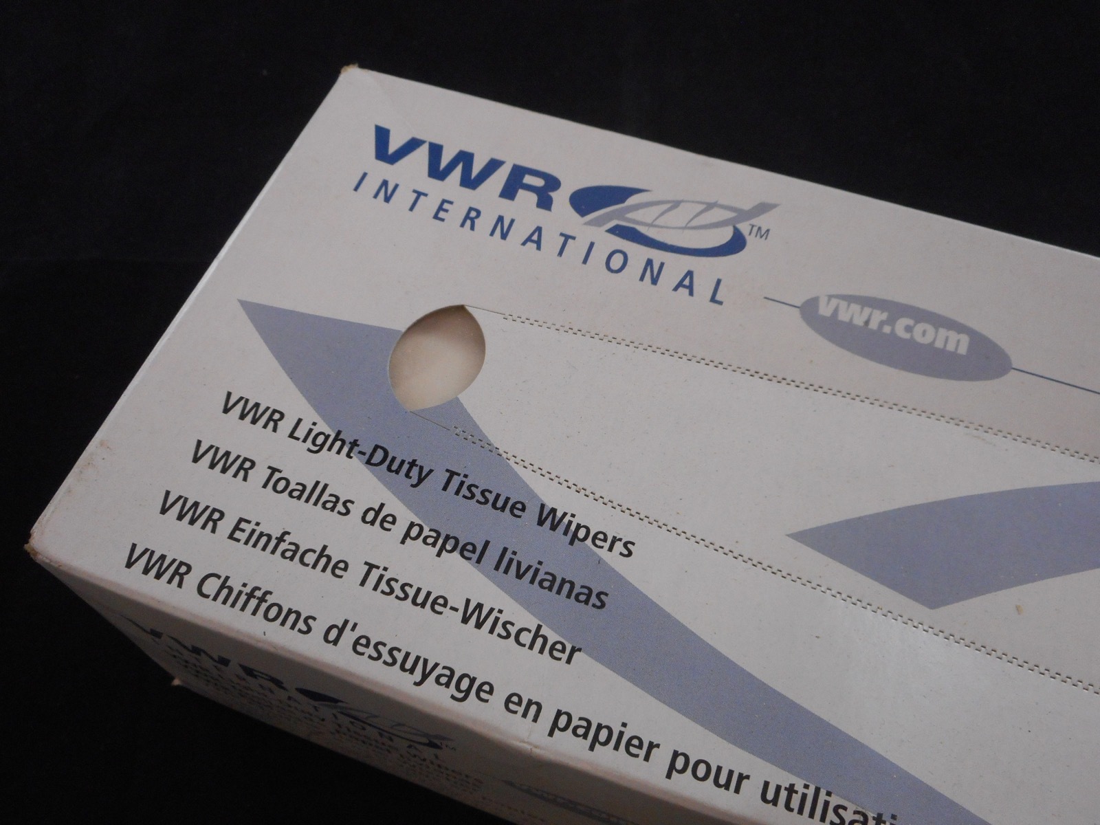 NEW VWR One-Ply White 14” x 16.7” Light-Duty Tissue Wipers (140/Box) 82003-822