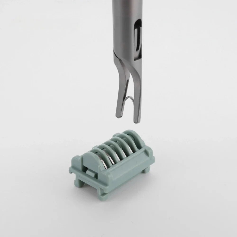 Titanium Ligating Clips, 120pcs per Box LT100 LT200 LT300 LT400 Hemostatic Clips