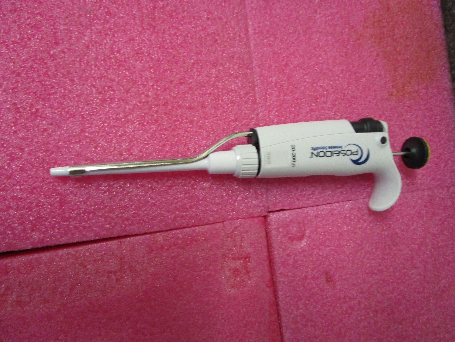 4 POSEIDON Genesee Scientific Pipettes 1-10µL, 2-20µL, 20-200µL, 100-1000µL