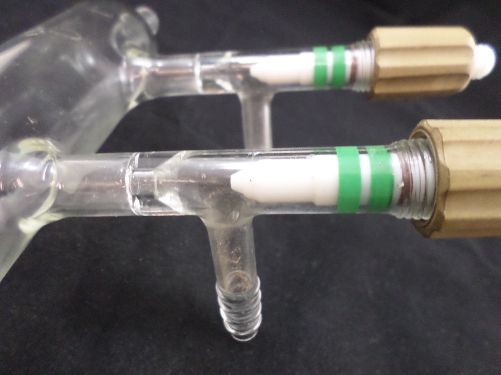 Chemglass Glass 240mm 3-port Single Bank Vacuum Manifold AIRFREE CG-4434-01