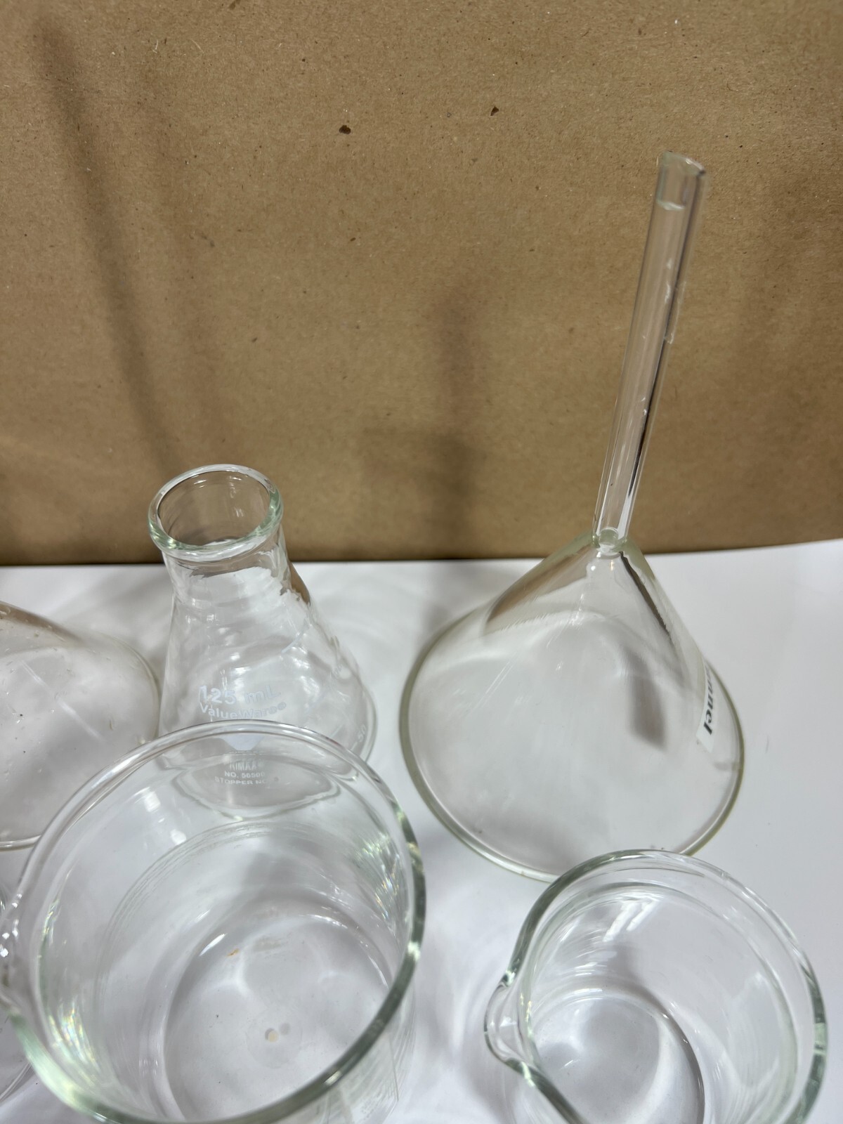 (Lot of 18) Various Funnel, Flask, Beaker Scientific Glass Scaled Various Volume