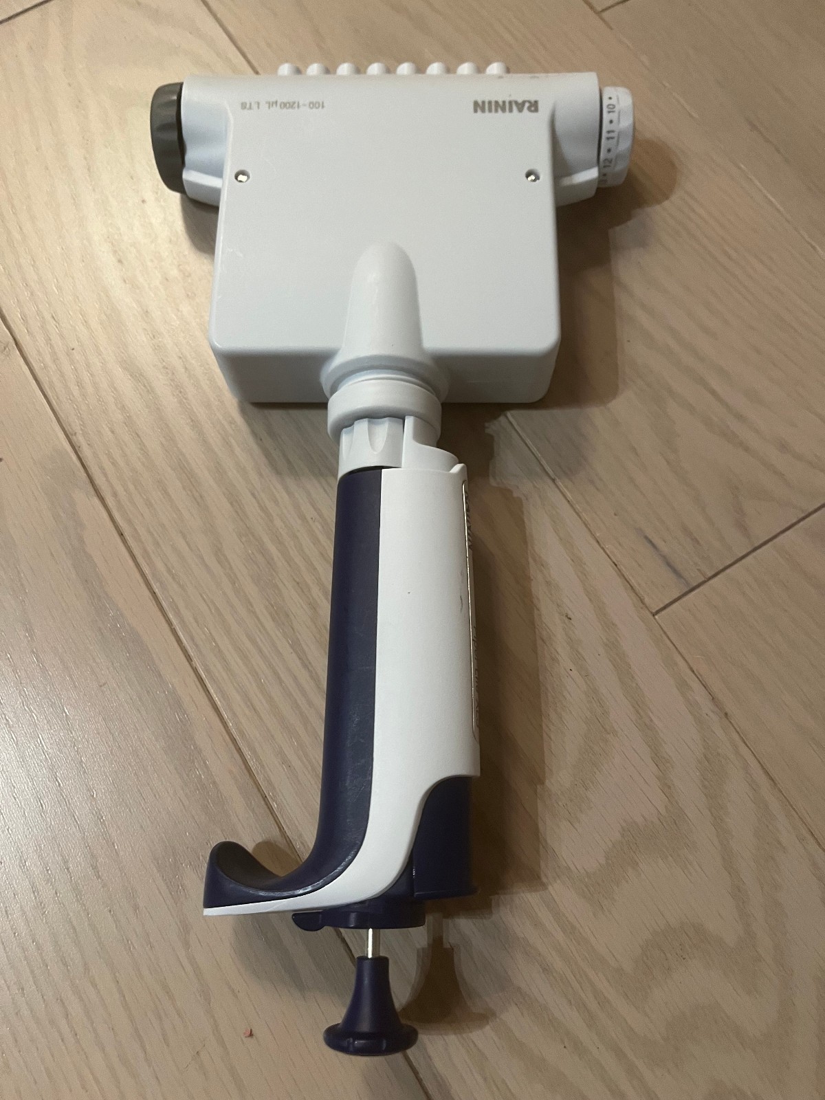 Rainin XLS multichannel pipet 8 variable 100-1200 ul LTS tip equilizer