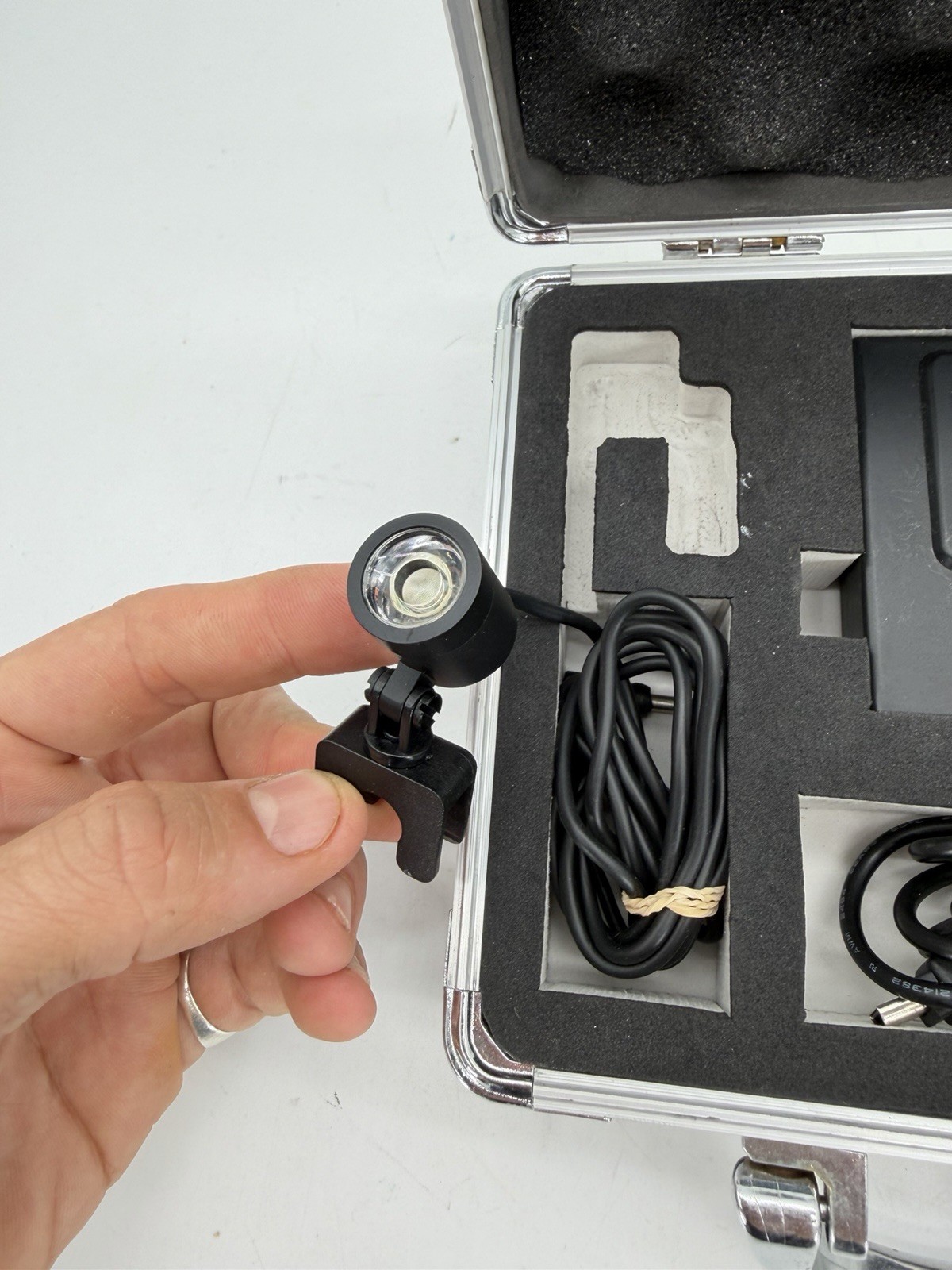 Seiler Loupe LED Light W/ Battery Pack – Charger – Case Tested (Read Desc)