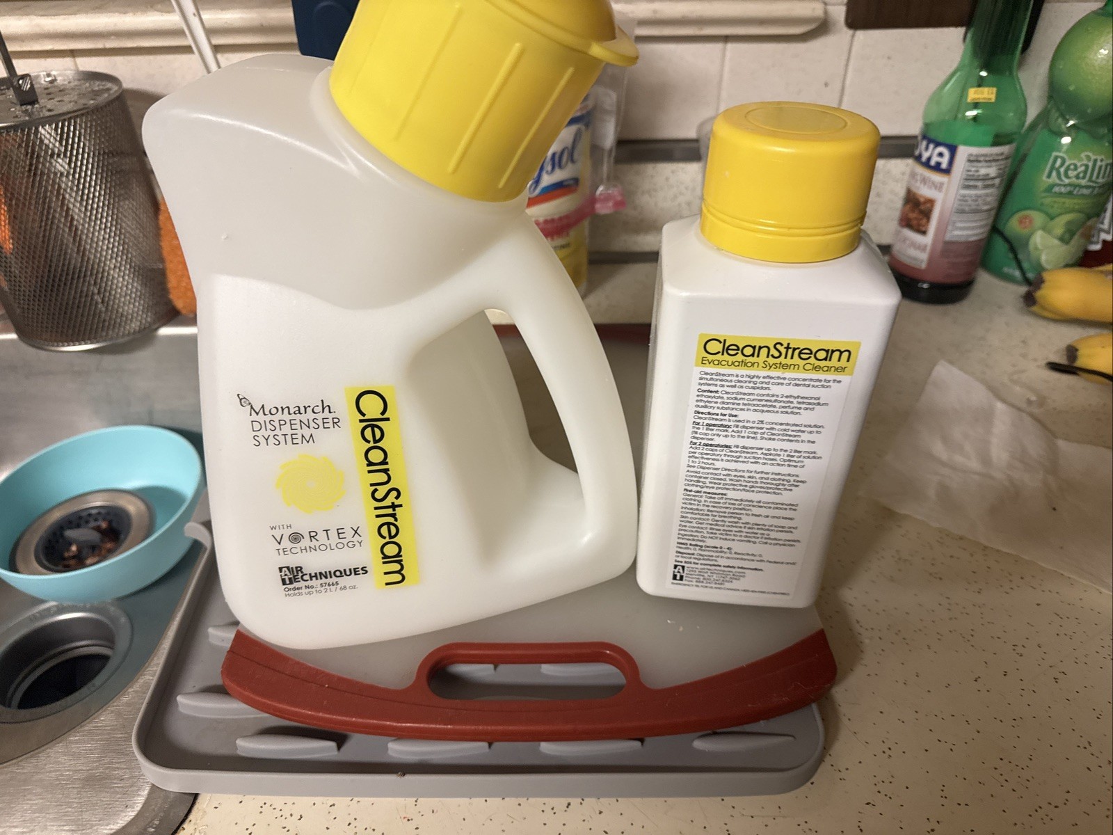Monarch CleanStream Dispenser System 57665 Hold up to 2L /68oz. With cleaner