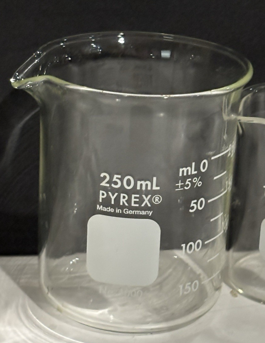PYREX Glass Beakers Laboratory Science Equipment 1000 ml-600 ml-250 & 100