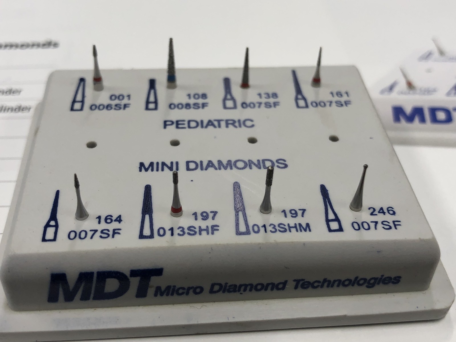 MDT Dental 1 The Pediatric Mini-Diamonds Kit/12 8 BURS & Autoclavable Base