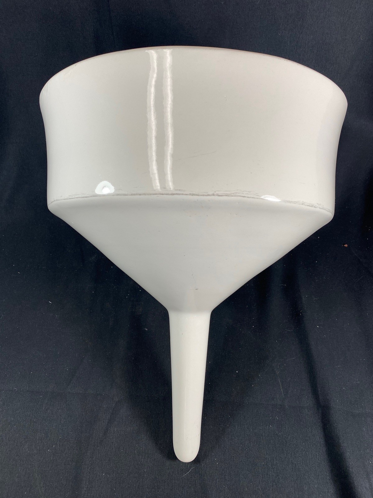 Laboratory Ceramic Porcelain 4500mL Buchner Filter Funnel 37cm OAL 240mm Paper
