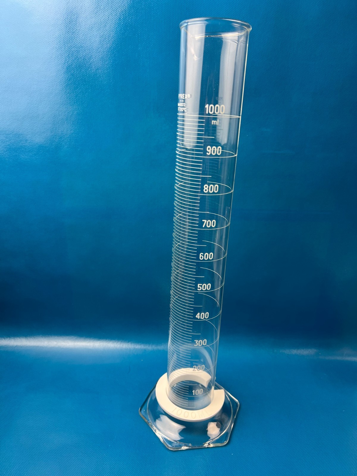 PYREX GRADUATED CYLINDER NO.3022. 10ML MADE IN U.S.A.