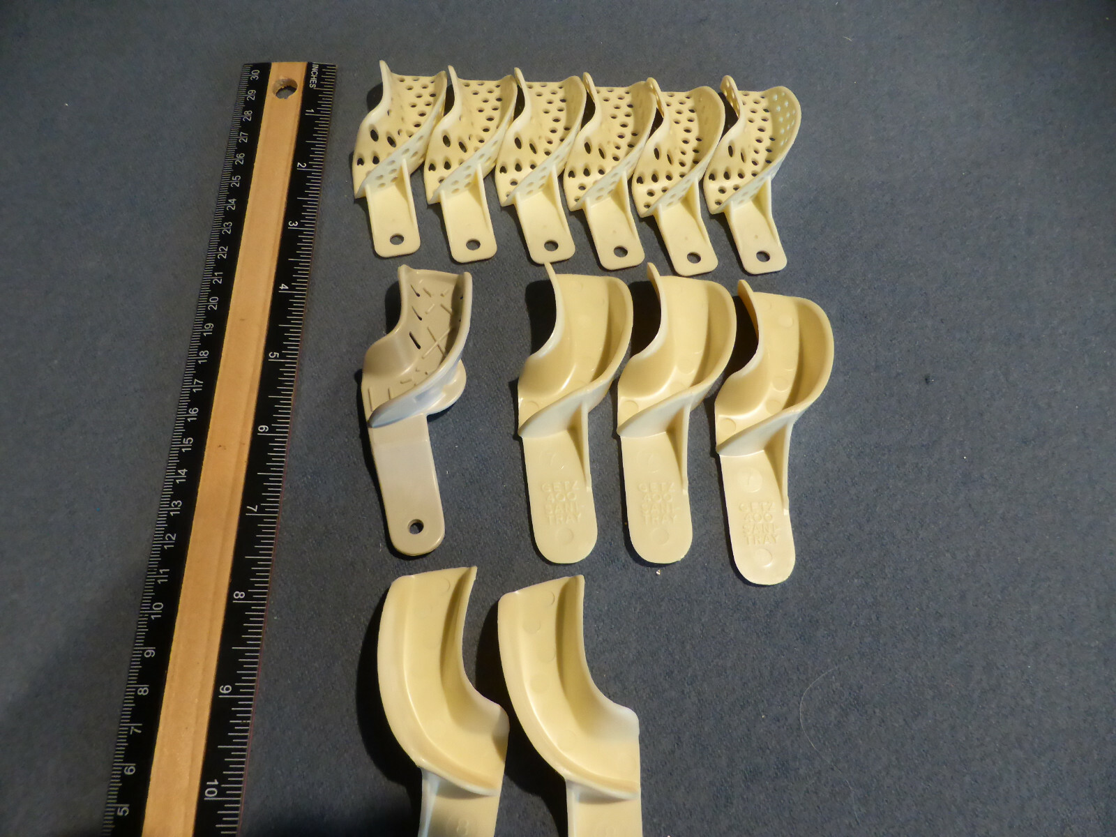 Mixed lot of disposable quadrant inpression trays 10 UL/LR, 2 UR/LL,