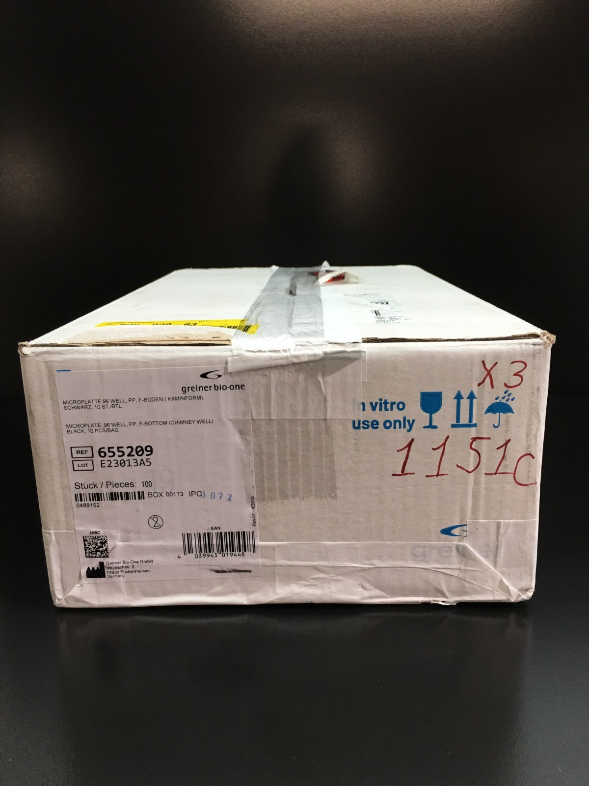 Greiner bio-one REF 655209 Microplate 96 Well F Bottom CHIMNEY WELL BLACK Case