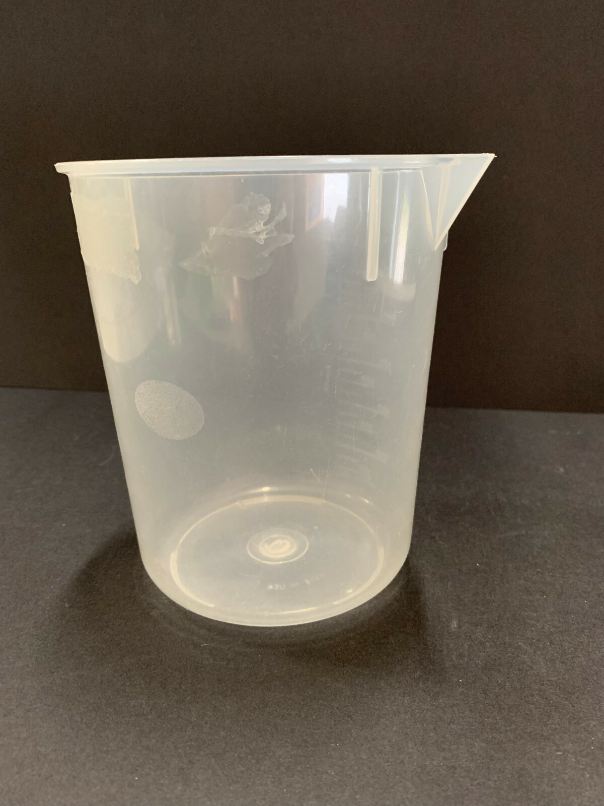 Plastic measuring Cup with Spout – 1000 mL