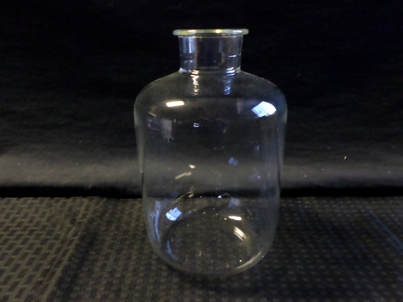 Laboratory Glass 2500mL Reagent Apothecary Bottle No Stopper 9 3/8” H x 5 1/2” W