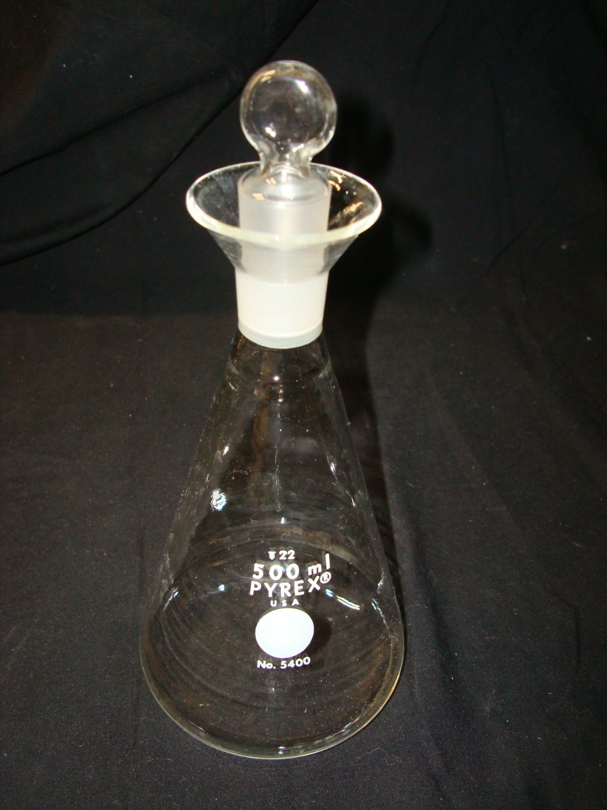 Pyrex 500ml No.5400 Borosilicate Glass Flask with Frosted Stem & Cork