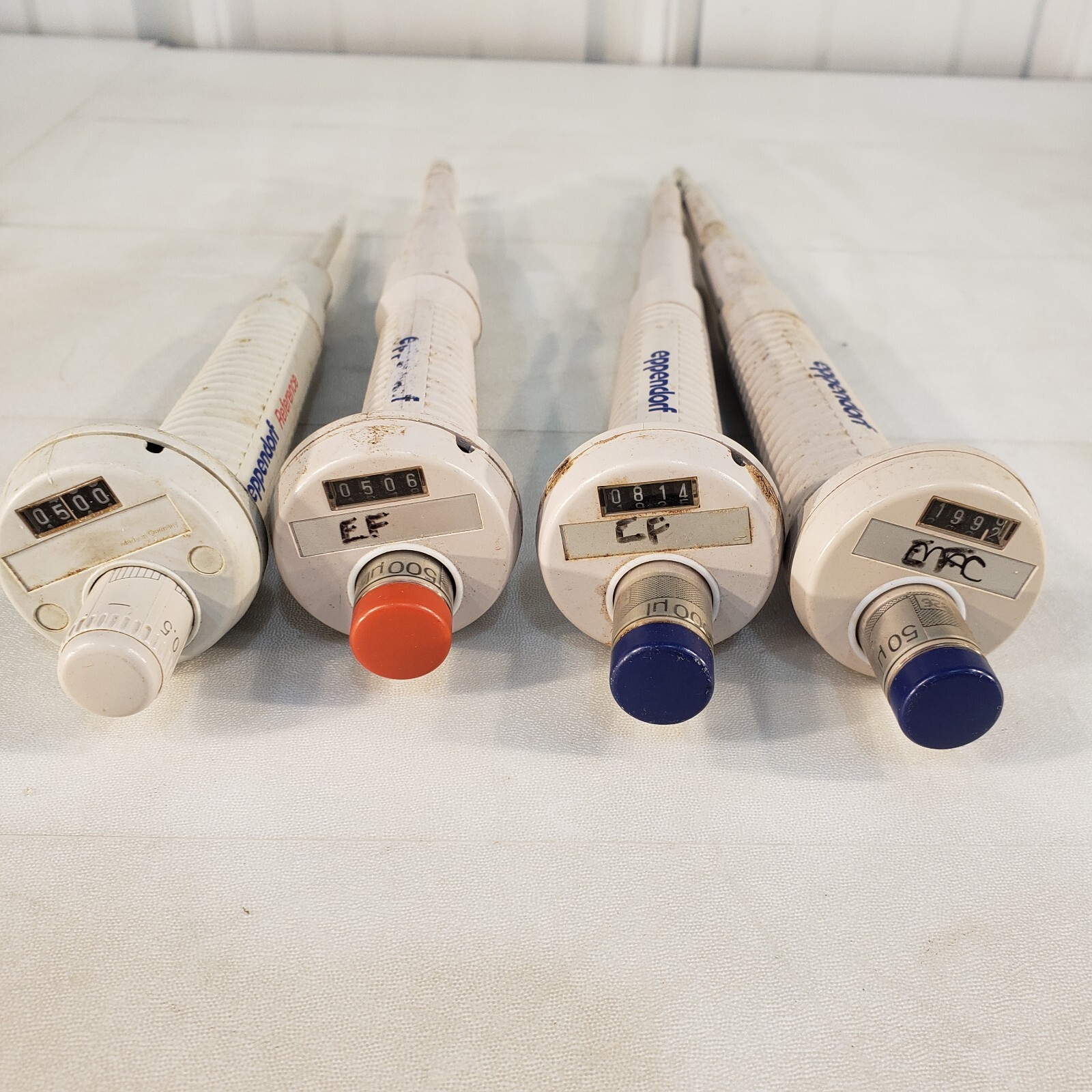 Eppendorf Set 4 Pipettes 0.5-10uL 50-250uL 200-1000uL 500-2500uL 2.5 mL Pipettor