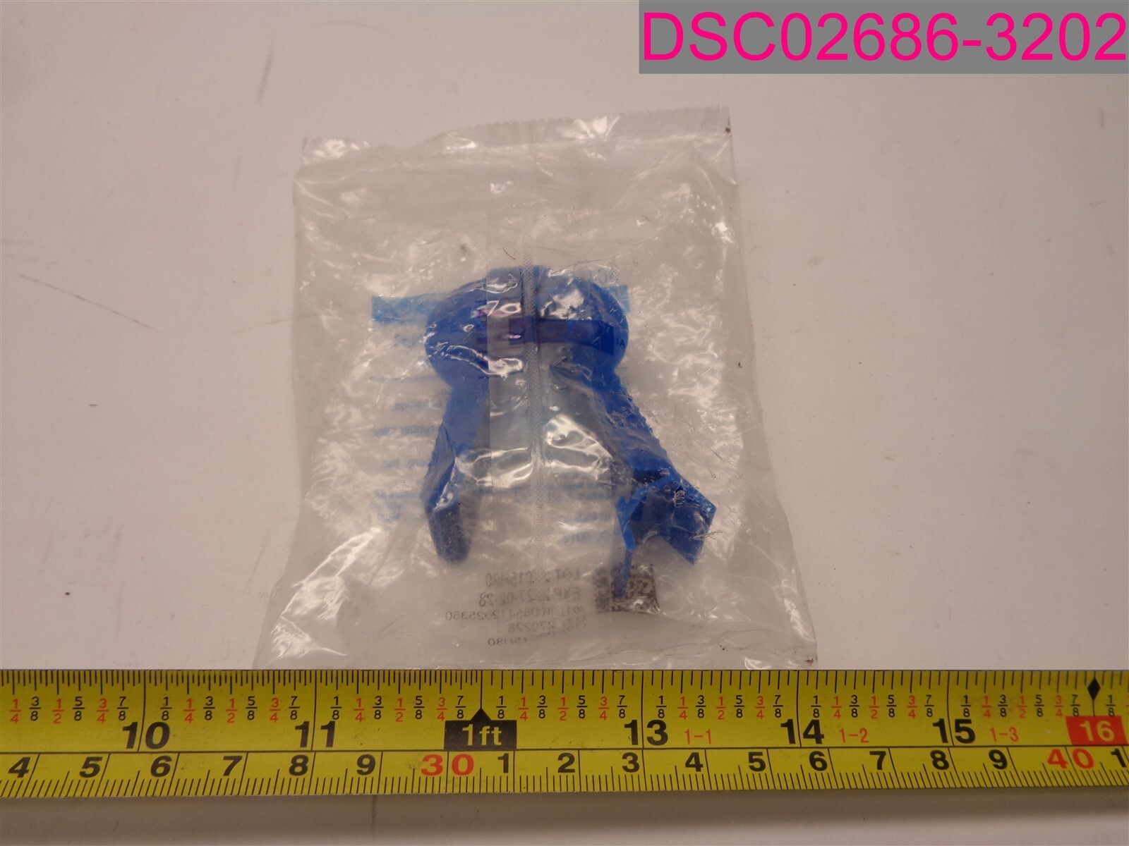 Baxter 5C4527 Short Nose Clamp for Outlet Port of Plastic Container