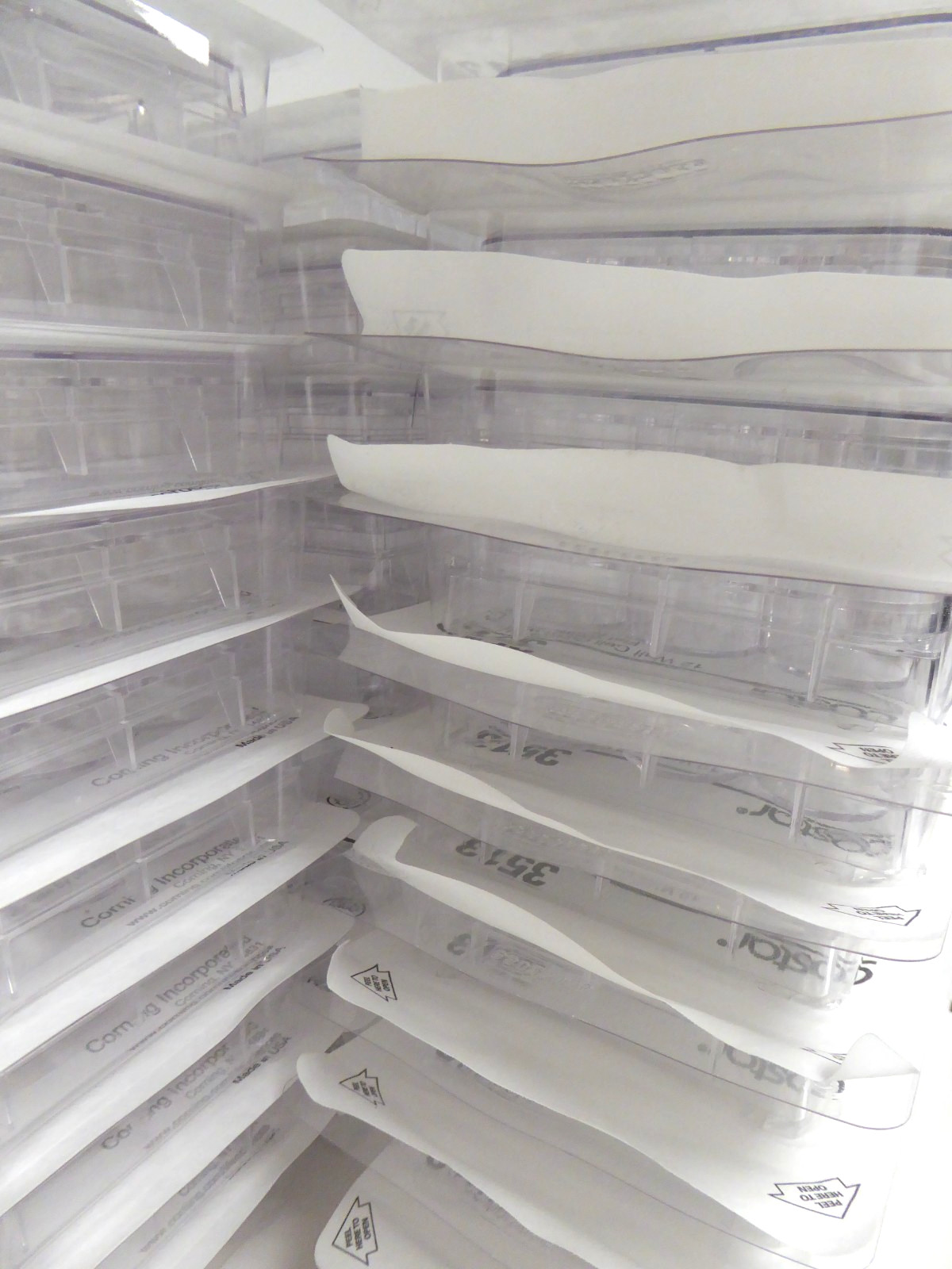 Corning Costar 3513 – 12 Well Clear Flat Bottom PS Microplates w/Lid, 40CT