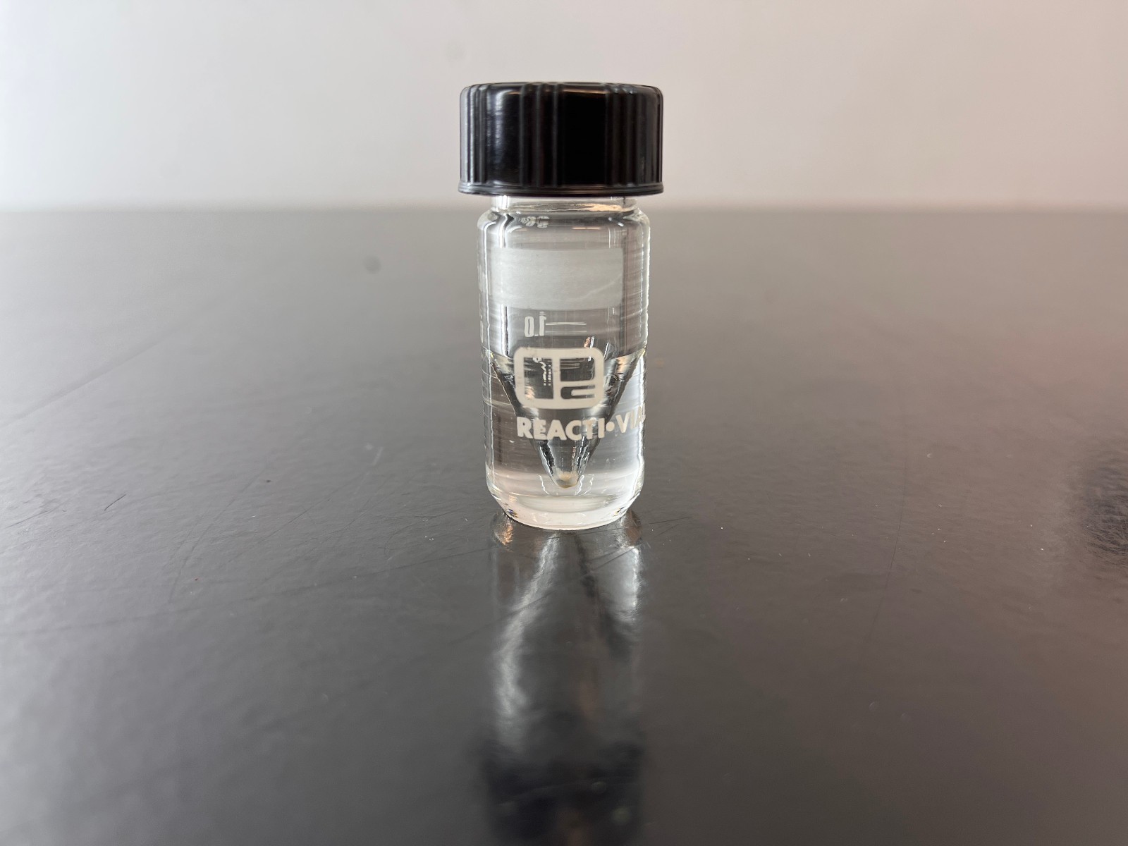 Pierce Reacti-Vial 3.0mL Small conic reaction Vials (Box of 12) 13222