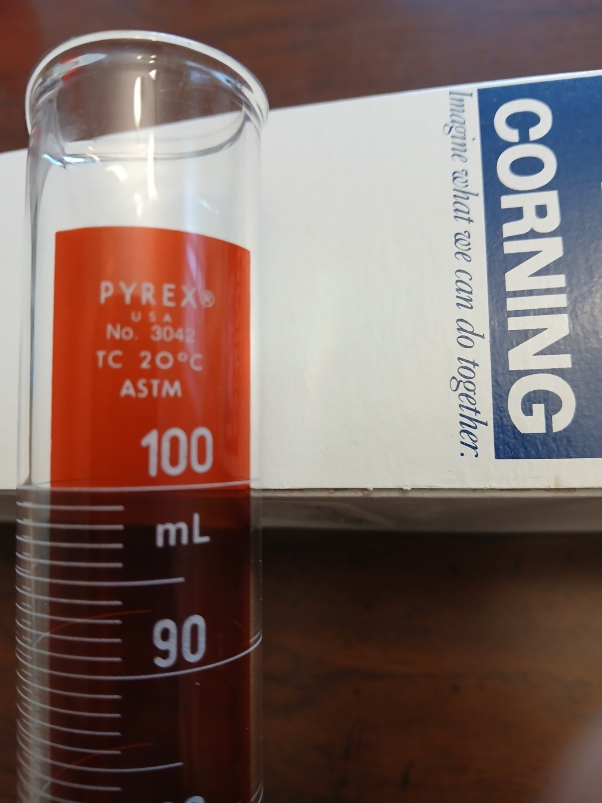 CORNING Pyrex 100ML Graduated Cylinder Hex Base 3042 Red Scale/Spout Made in USA