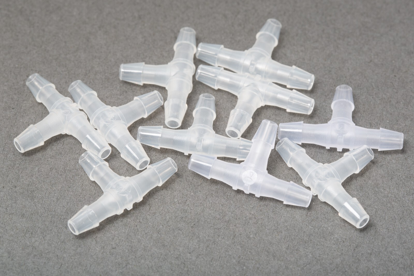Value Plastics T013-6005 Tee Tube Fitting- 1/8″ Barb, Polypro – Lot of (10)