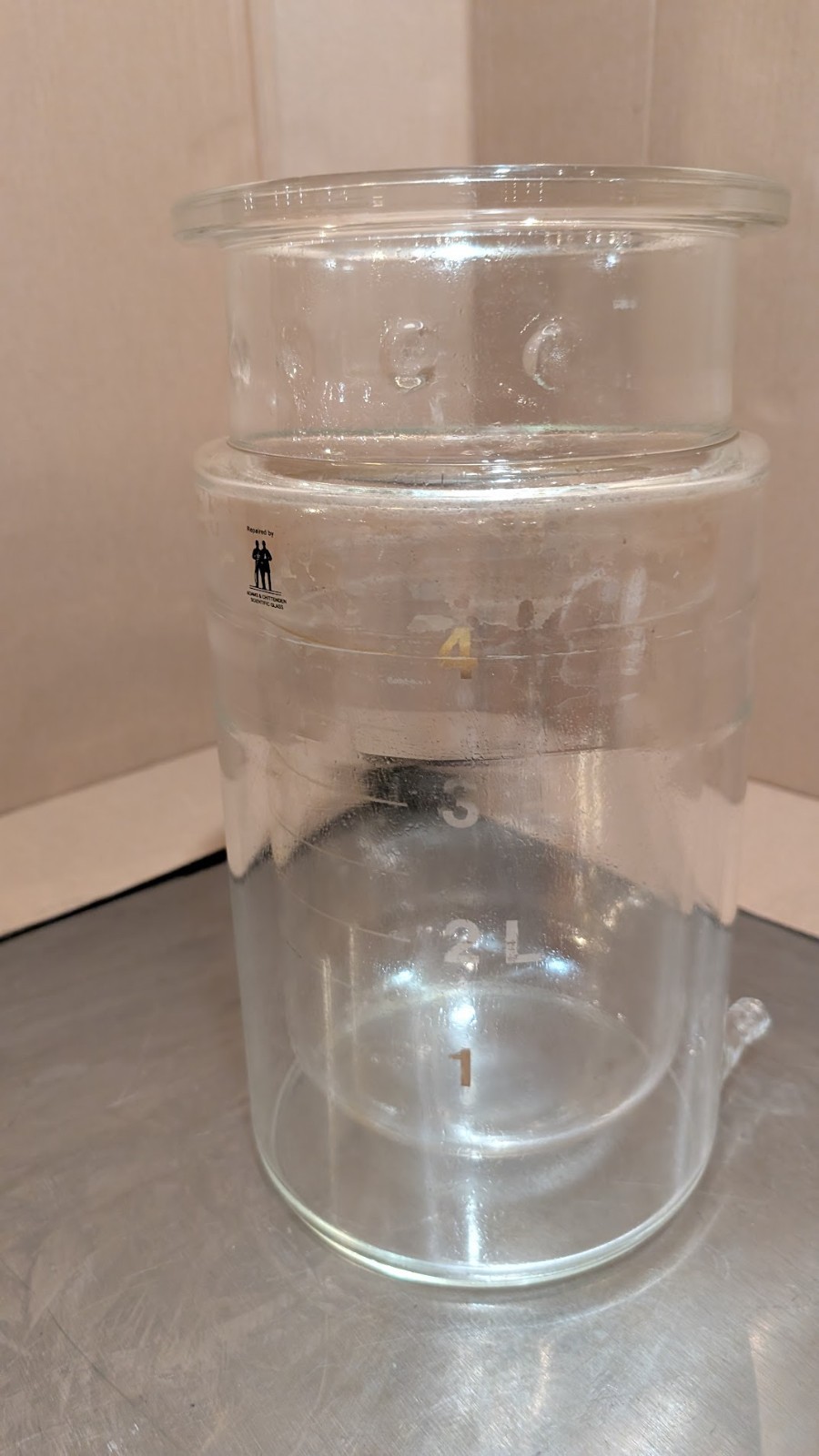 Double jacketed flat bottom cylindrical reaction vessel 5L