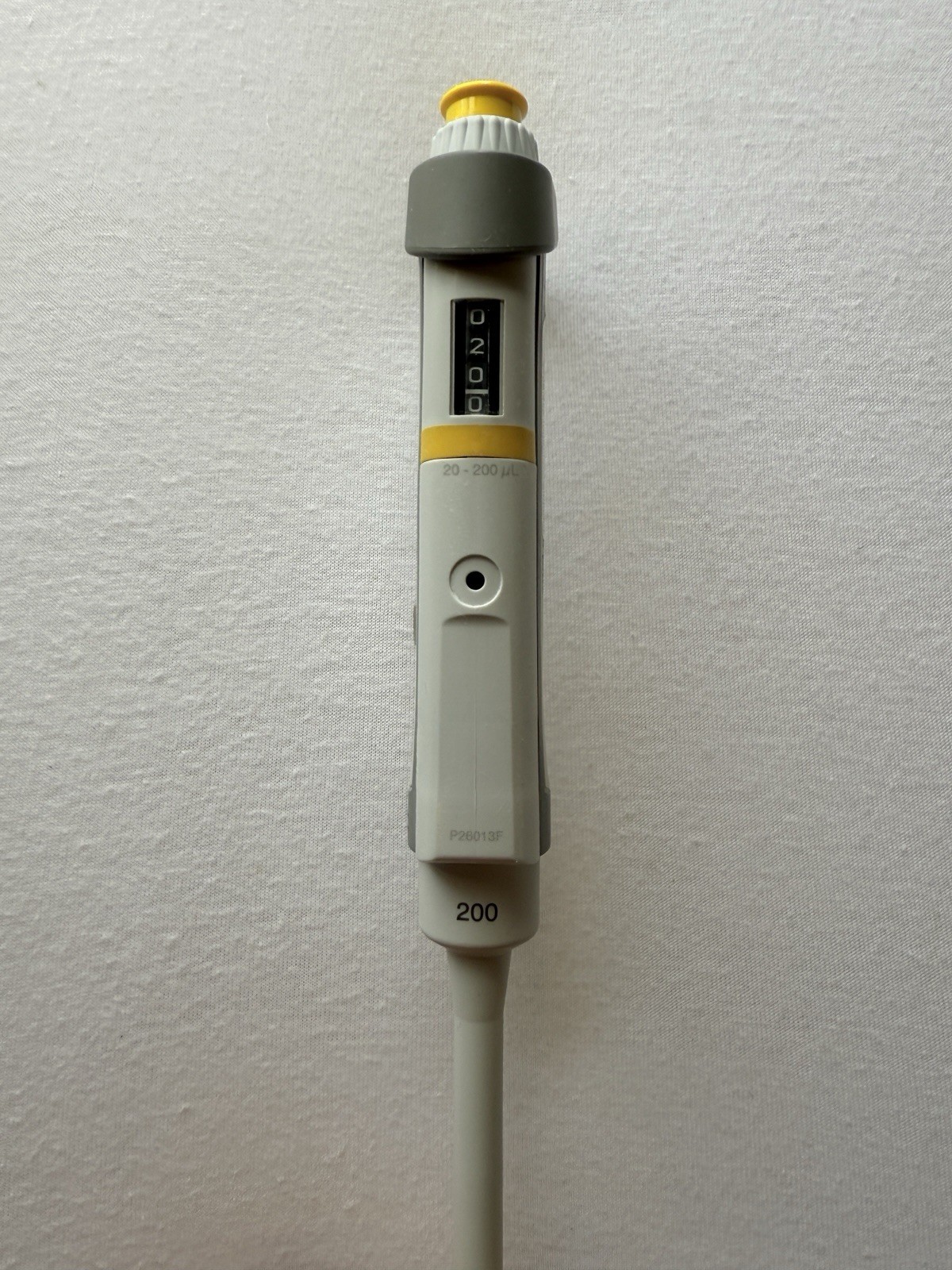 Eppendorf Research Plus ~ 200 ~ 20-200ul ~ Single Channel ~ Calibrated
