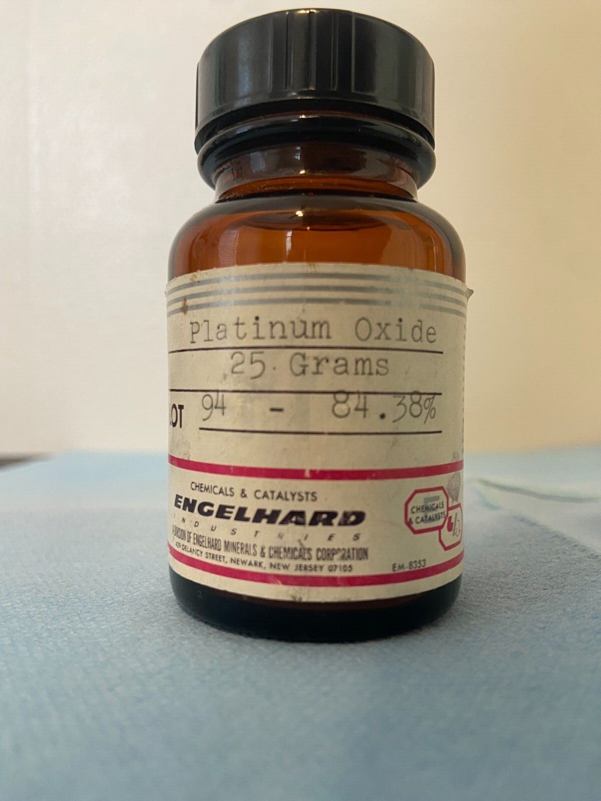 PtO2 Platinum(IV) Oxide Powder, Brown to Dark Brown, Adams’s Catalyst (1.00 g)