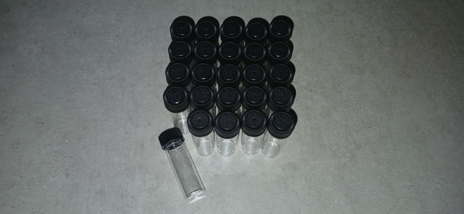 25 Pcs Clear Glass Vials [15mm X 45 mm] With 13-425 Black PP Foam Lined Caps