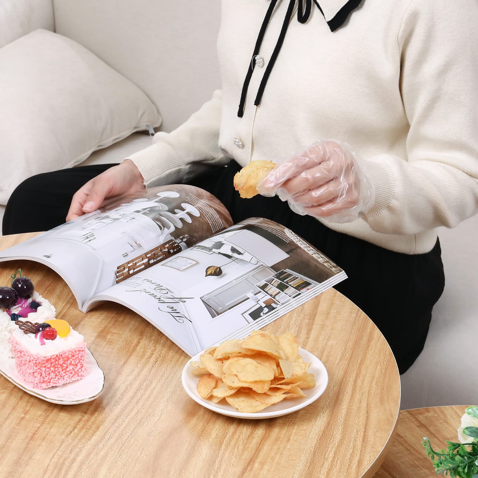 500 Count Disposable Plastic Food Prep Gloves for Food Handling House Cleaning
