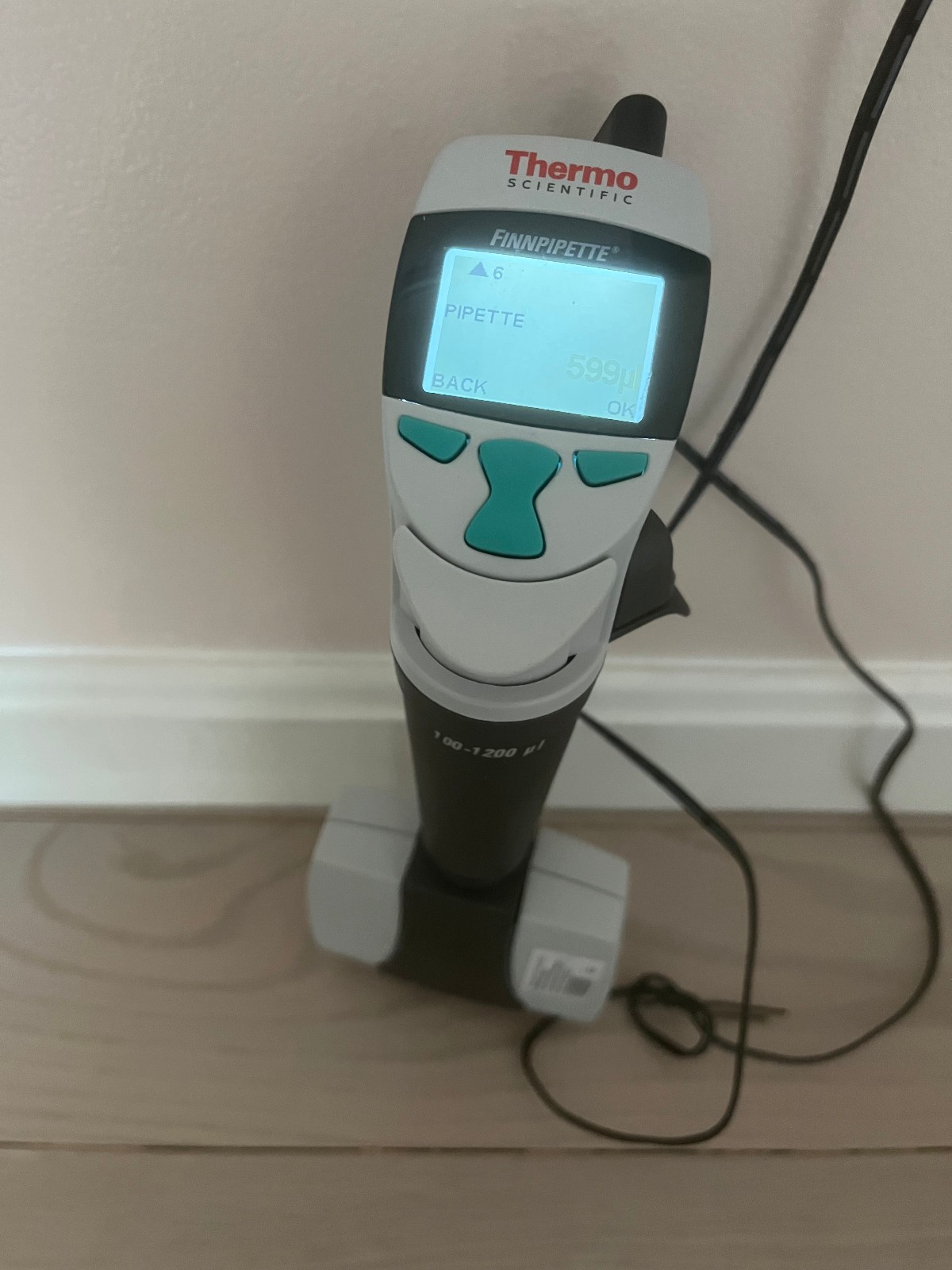 Thermo digital novus pipet Electronic Pipette multichannel 8 100- 1200 ul cz