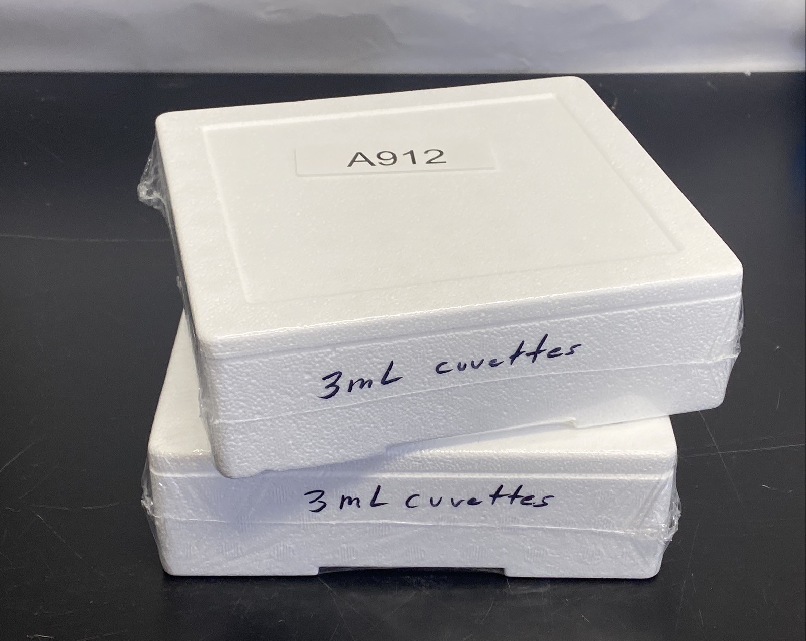 (200) AZZOTA 3.5mL Clear PS Fluorometer Cuvettes 4-Sided 10x10x45mm A912