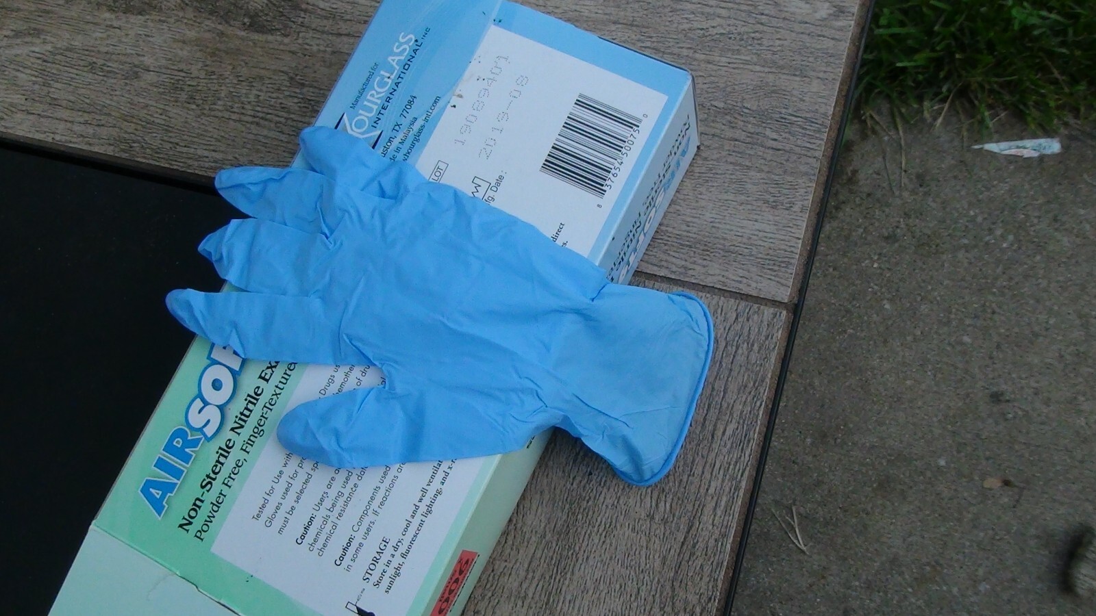 200 HandPRO Airsoft900 Powder Free Nitrile Examination Gloves 2 Boxes XS