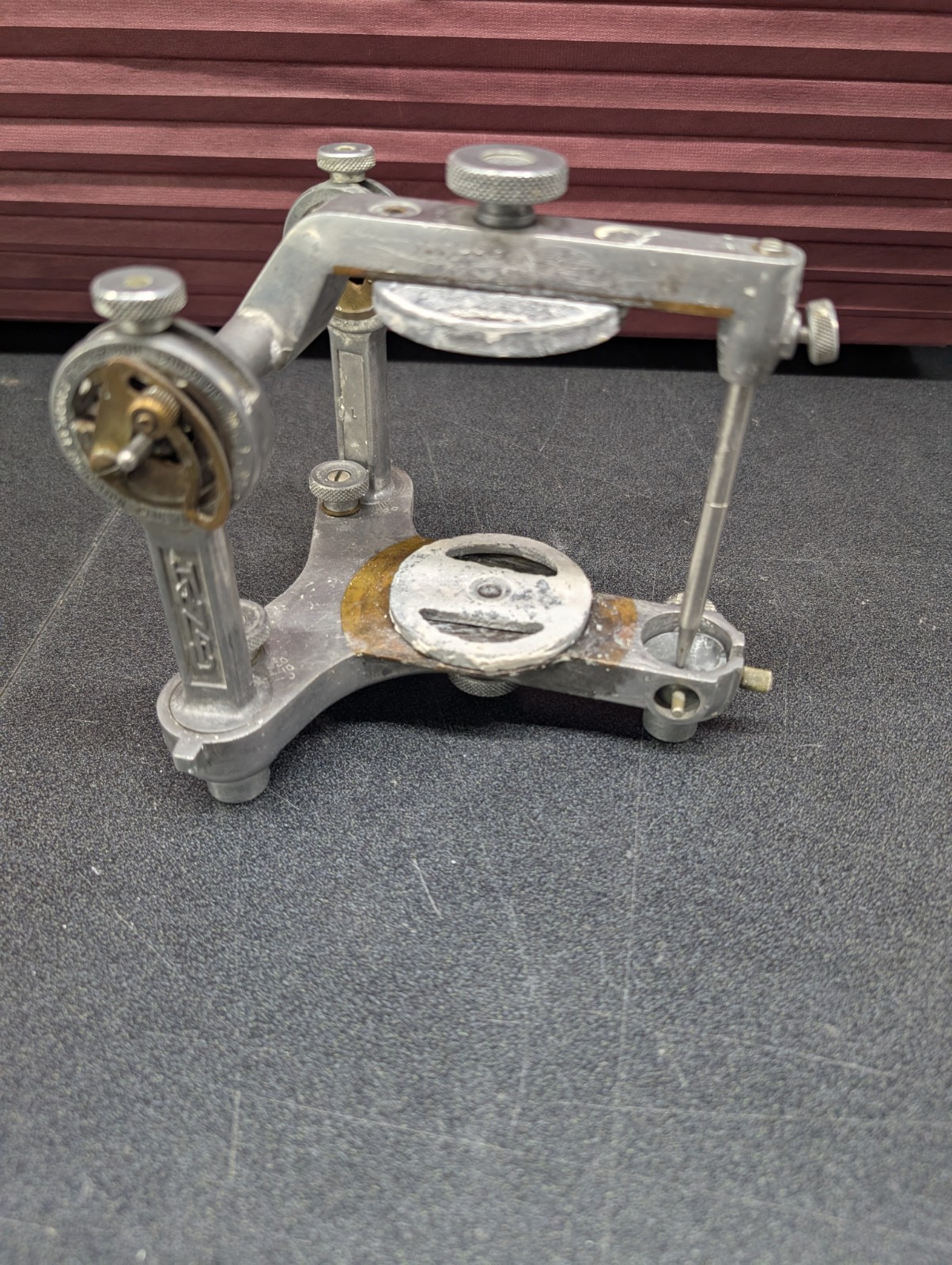 Hanau Adjustable Dental Articulator for Dental Lab with metal mounting plates.
