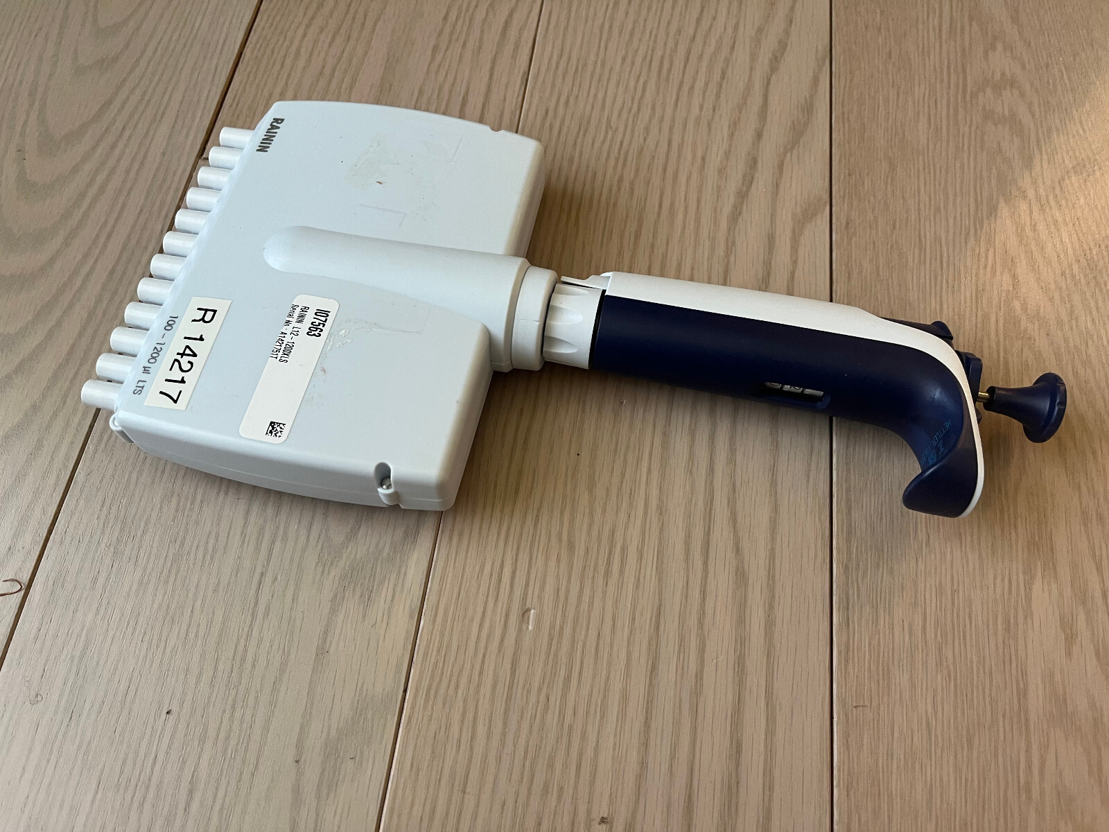 Rainin XLS Pipet-lite Pipettor pipet LTS pipet multichannel L1200 1200ul 12 qb