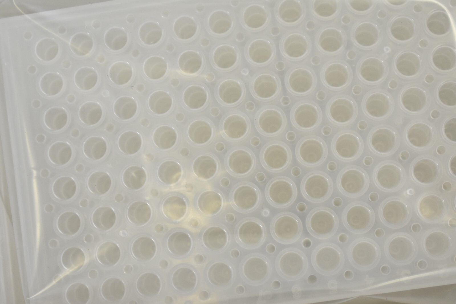 Thermo Scientific AB-1400 Flat Deck Thermo-Fast 96 Detection Plates 25 Pack