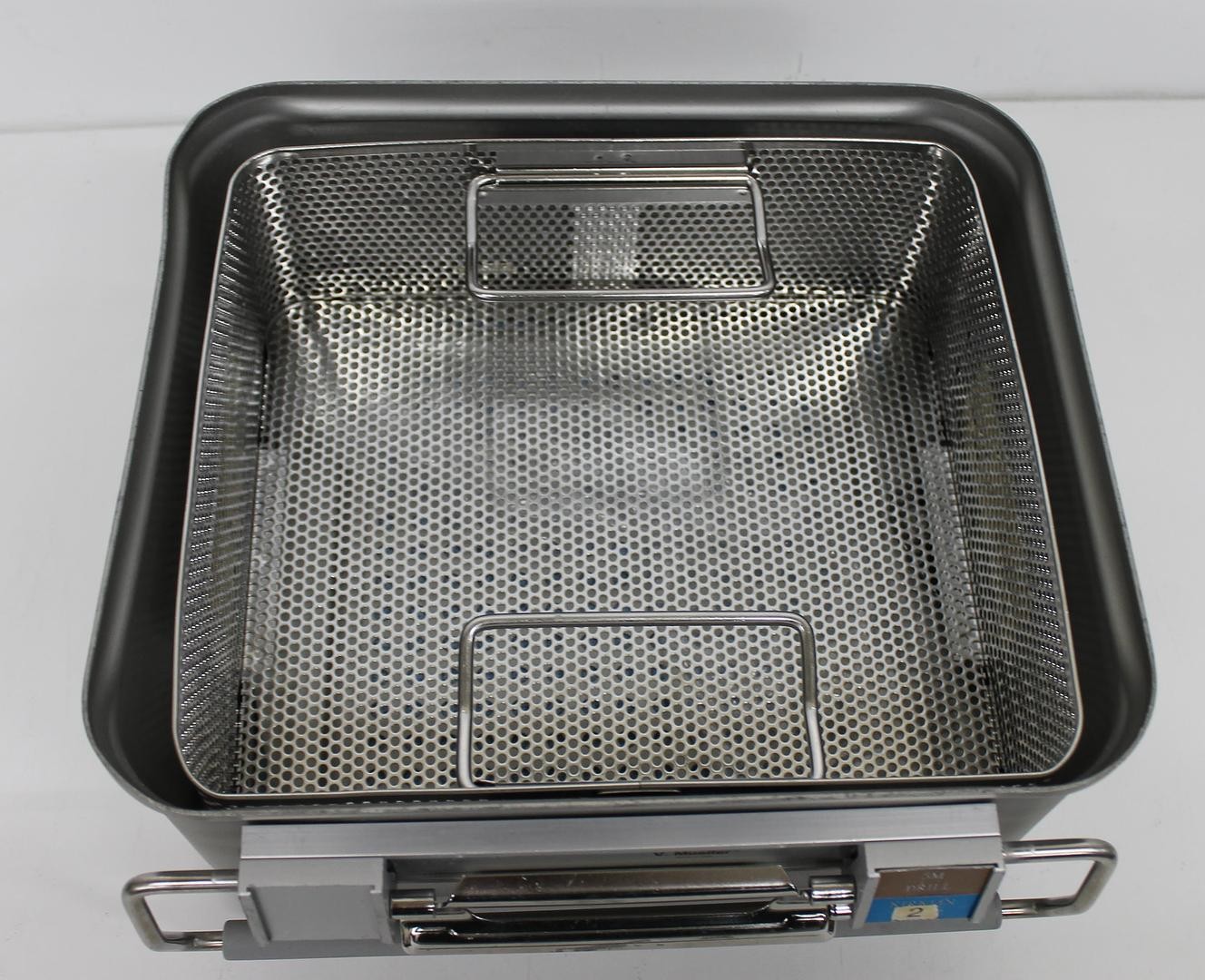 V Mueller Baxter 3M Drill Sterilization Box 12″x10″x5″ / Filter Holders, Basket