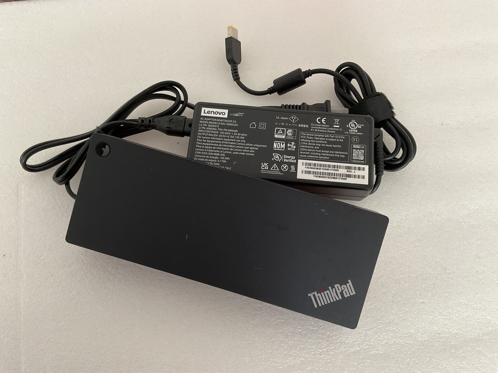 LENOVO THINKPAD HYBRID USB-C WITH USB-A DOCKS TYPE 40AF DUD9011D1 135W