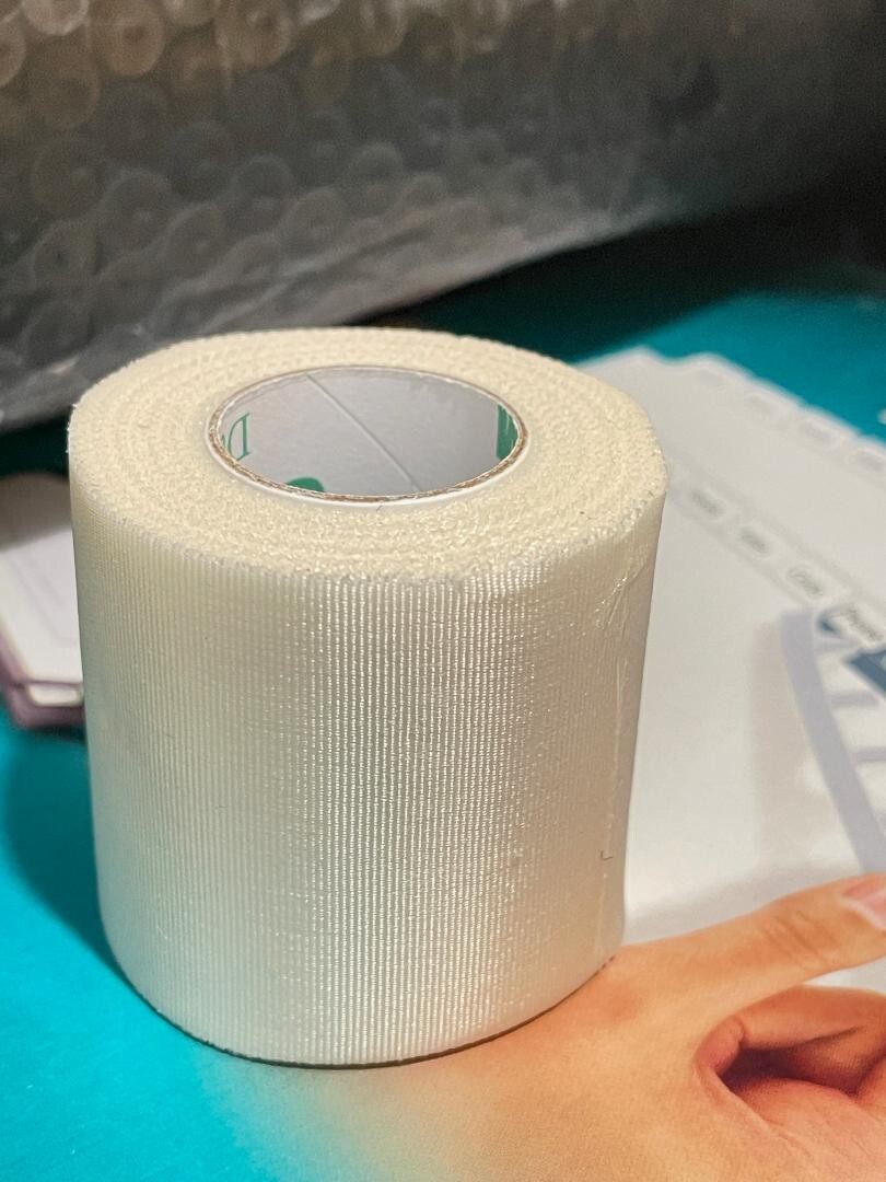 1 roll 1538-2 – 3M Durapore Surgical Silk Tape 2 in X 10 yd each(3F)