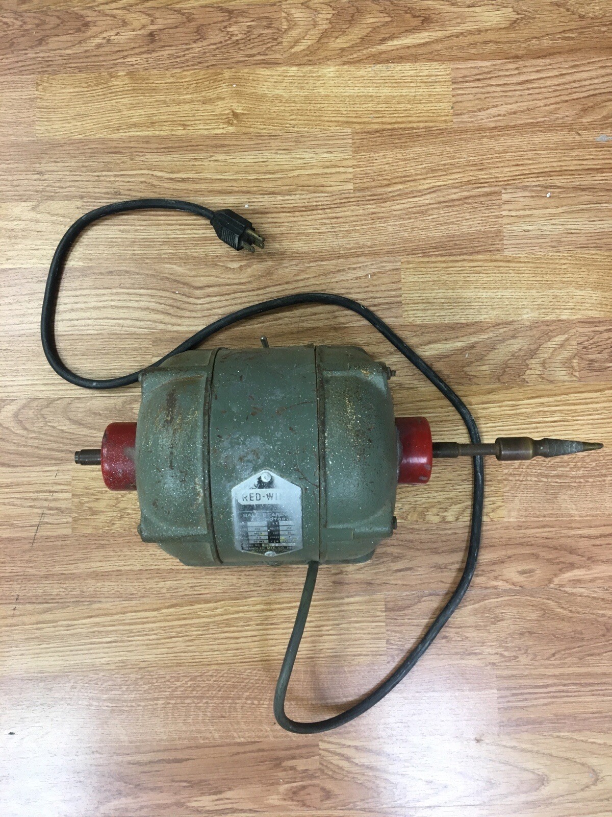 Handler Red-Wing Model 26A Dental 1/4 Horsepower Lab Polishing Lathe Dual Chuck